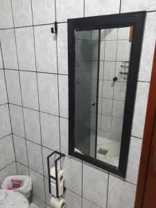 Bilik mandi di SUÍTE Princípio