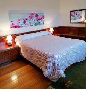 Katil atau katil-katil dalam bilik di Casa do Pombar en Valdeorras