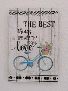 Jízda na kole v ubytování Cozy ocean and La Gomera view appartment nebo okolí