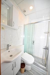 Koupelna v ubytování GRAND Deniz Hotel