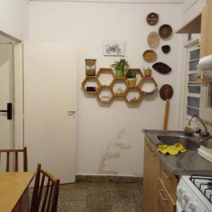 a kitchen with a sink and a counter top at Departamento en Tigre centro in Tigre