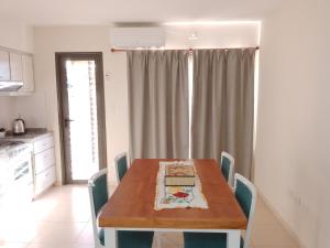 Nhà bếp/bếp nhỏ tại Maipú Departamento J&M - España 29