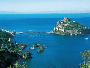 Vaade majutusasutusele La Brezza B&B Ischia linnulennult