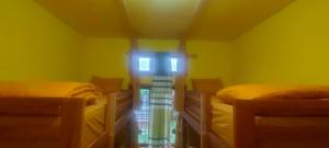Ruteng Hostel的休息区