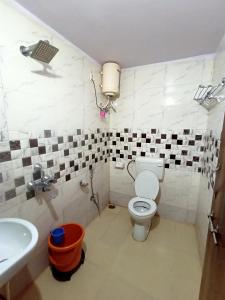 A bathroom at Jaigarh Palace Kumbhalgarh