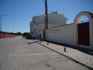 Gallery image of Residence 1000 Roses in Moncarapacho