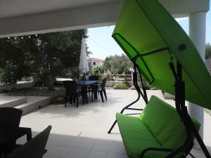 Posezení v ubytování Ilsad apartments - Apartment with pool 80 meters from sea - Great location