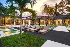 Swimmingpoolen hos eller tæt på Villa Noi by BaliSuperHost