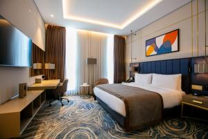 Postel nebo postele na pokoji v ubytování InterContinental Baku by IHG