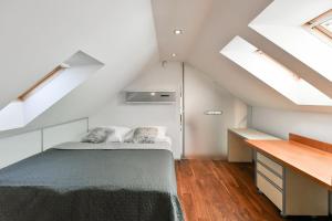 Posteľ alebo postele v izbe v ubytovaní LUXURY CENTRAL PENTHOUSE WITH SAUNA, TERRACE, 250m2, 5BDRM, 3BTHRM