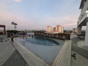 Hồ bơi trong/gần De Centrum by Adam Homestay, Putrajaya Kajang Bangi