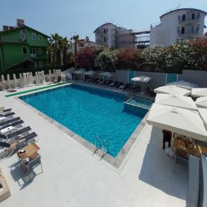 Bazén v ubytování Alessia Hotel nebo v jeho okolí