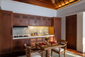 The Alantara Sanur的厨房或小厨房