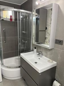 A bathroom at Apartament Zbyszek