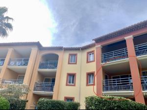 Fotografie z fotogalerie ubytování BERGERIE PLAGE Balnéo Clim piscine v destinaci Hyères