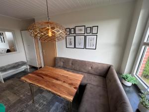 Posezení v ubytování Fischerbalje Bantje Wohnung 1