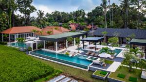 Swimmingpoolen hos eller tæt på Villa Noi by BaliSuperHost