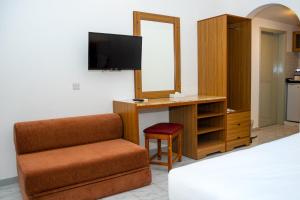 TV a/nebo společenská místnost v ubytování Fujairah Hotel & Resort