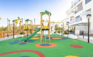 Herní místnost nebo prostor pro děti v ubytování Playa Granada Experience