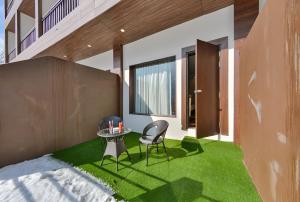 The Chinar Resort & Spa, Pahalgam的阳台或露台