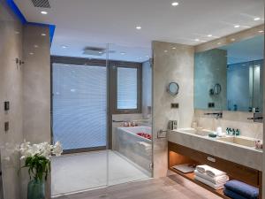 A bathroom at Nana Princess Suites Villas & Spa