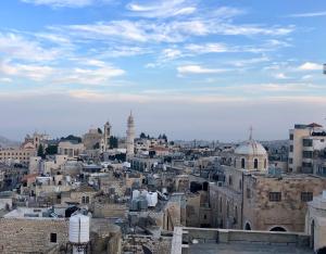 Nespecifikovaný výhled na destinaci Bethlehem nebo výhled na město při pohledu z penzionu
