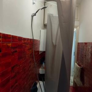 A bathroom at Anto AIRCON studio monolocale a 15 min dal centro