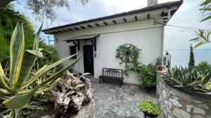 Zahrada ubytování Iris Sea View Villa