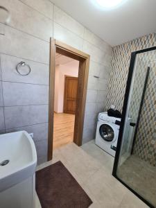 Ένα μπάνιο στο SAKALO GUBOJA +46 φωτογραφίες
