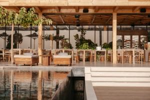 Canaves Epitome - Small Luxury Hotels of the World餐厅或其他用餐的地方