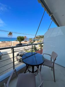 Rõdu või terrass majutusasutuses Ionian View B&B