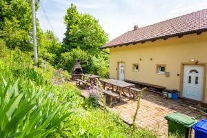 Zahrada ubytování Apartmani Cerovečki