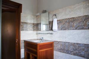 A bathroom at Auberge Le Rajah