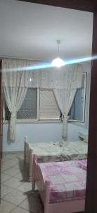 New apartment in the city center客房内的一张或多张床位