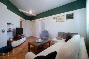 TV a/nebo společenská místnost v ubytování Clementa Apartment