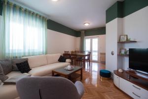 TV a/nebo společenská místnost v ubytování Clementa Apartment