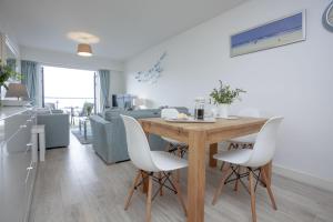 Gallery image of Fistral View, Pentire in Newquay +13 photos