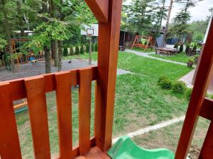 A área de jogos para crianças em Apartmani Borova Iglica Divčibare