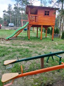 A área de jogos para crianças em Apartmani Borova Iglica Divčibare