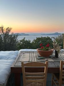 Imagen de la galería de Stone House Siga Siga. Enjoy Serenity & Privacy, en Mandrákion