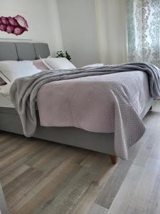 Posteľ alebo postele v izbe v ubytovaní Split Mari Apartment
