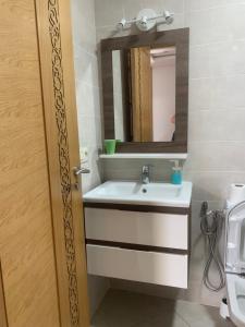 Vannituba majutusasutuses Beachfront High Standard Flat