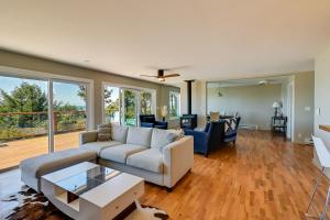 Φωτογραφία από το άλμπουμ του Moclips Home with Hot Tub and Stunning Beach Views! σε Moclips