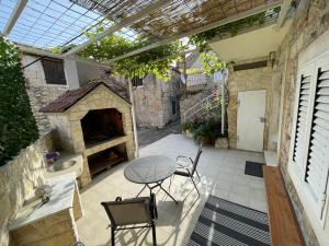Patio alebo iná vonkajšia časť ubytovania Studio Apartment Klaric