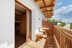 A balcony or terrace at Oberhof Apt Mutegg