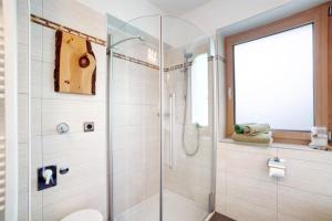A bathroom at Oberhof Apt Mutegg