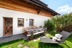 A garden outside Oberhof Apt Mutegg