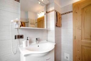 A bathroom at Oberhof Apt Mutegg
