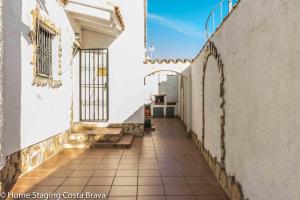 Balkón nebo terasa v ubytování 137- Empurialola-Casa de vacaciones con piscina privada en Empuriabrava