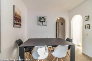 Fotografie z fotogalerie ubytování 137- Empurialola-Casa de vacaciones con piscina privada en Empuriabrava v destinaci Empuriabrava